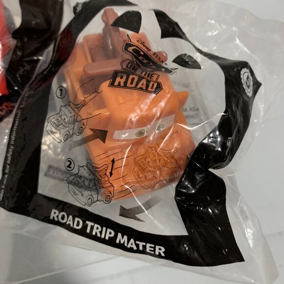 McDonalds Cars on the Road Lot One Tow Mater Three Lightening McQueen - Picture 3 of 4